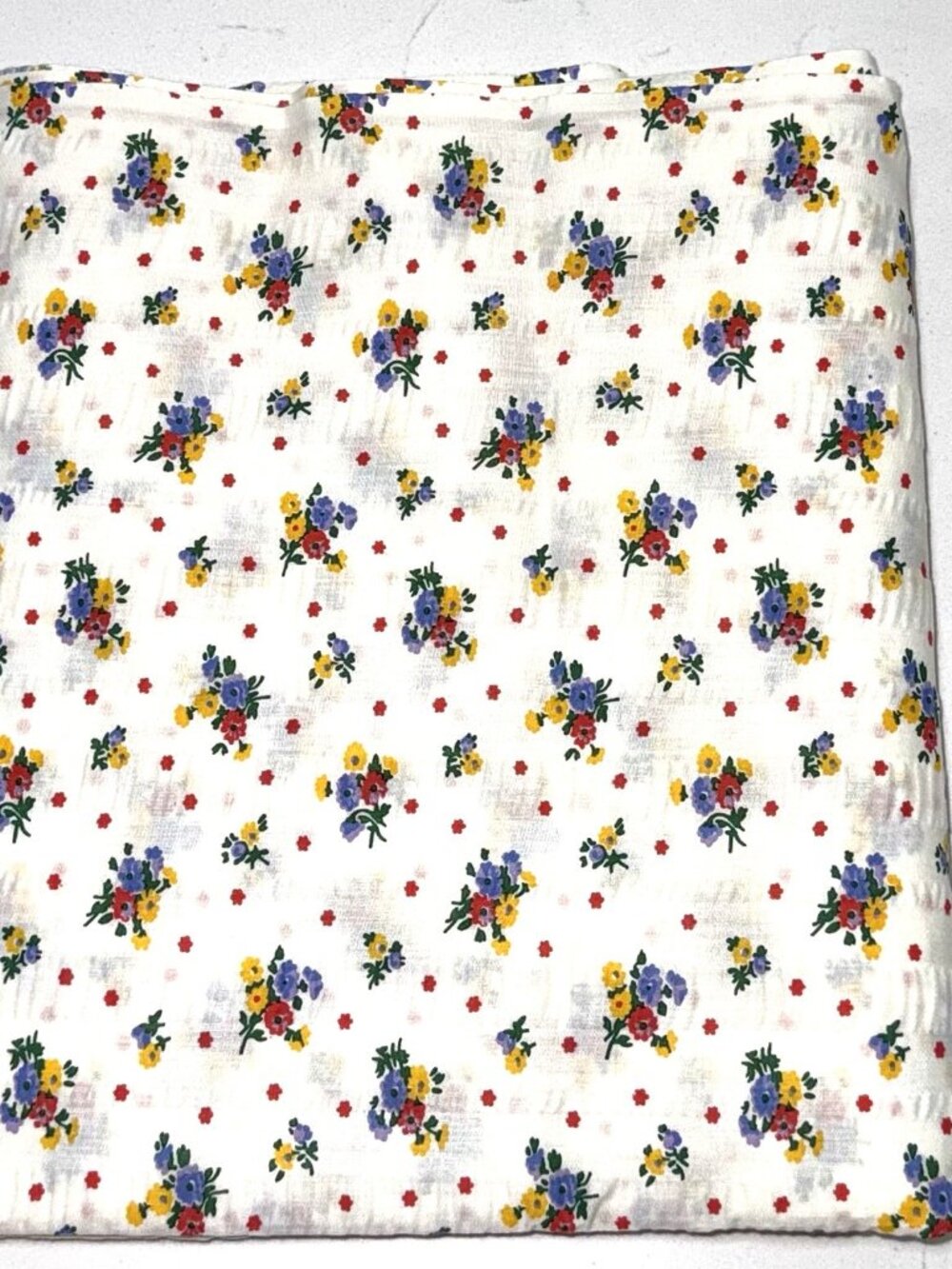 Vintage Fabric Flower Bouquets Primary Colors 1.6 Yds x 44" Wide